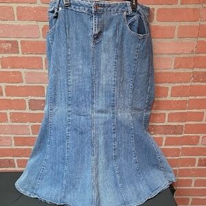 Women's Blue Denim Skirt 20w